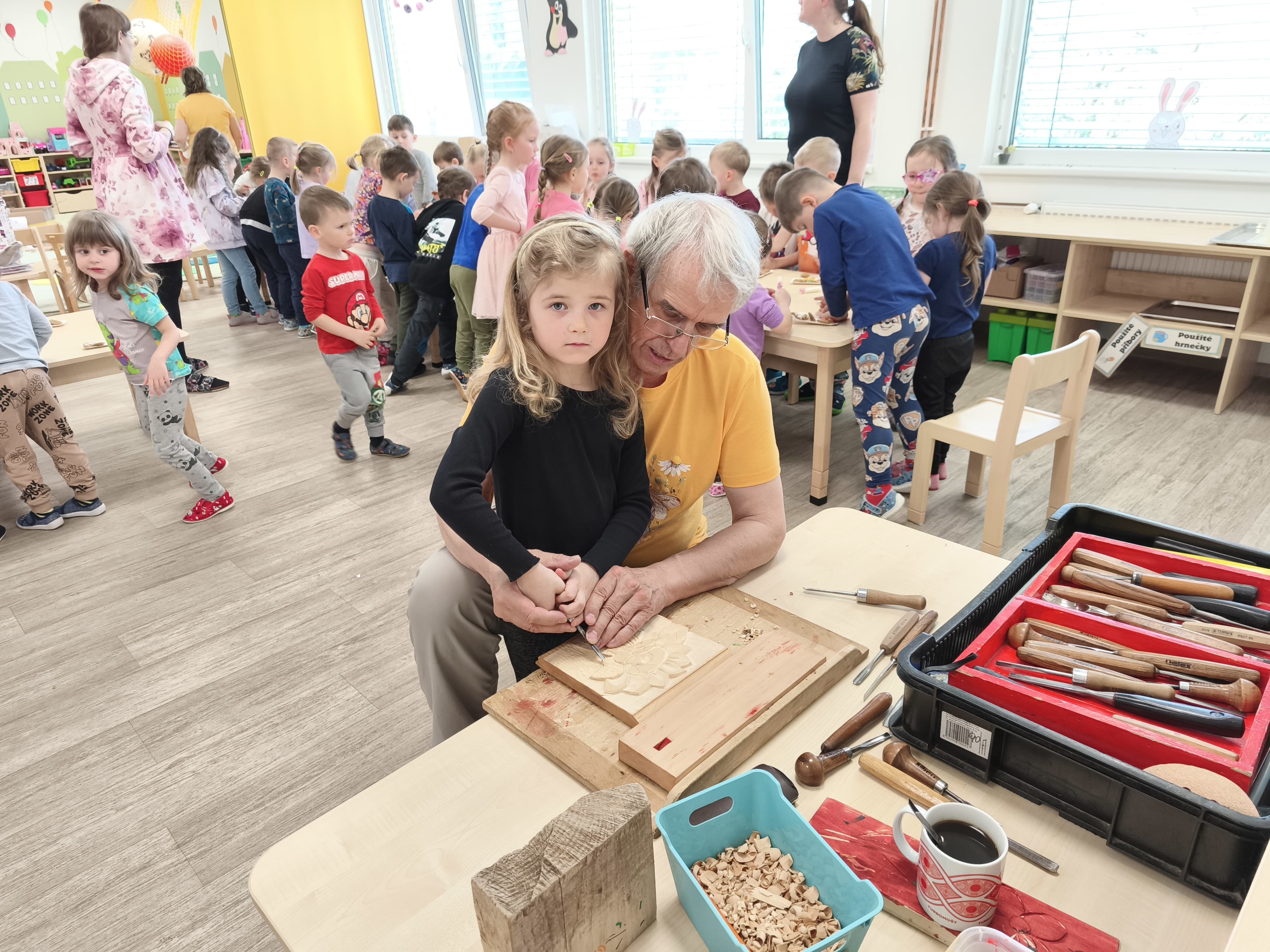2025-04-18-Projektový den "Od kytičky k medu" Nad rybníkem-1.jpg